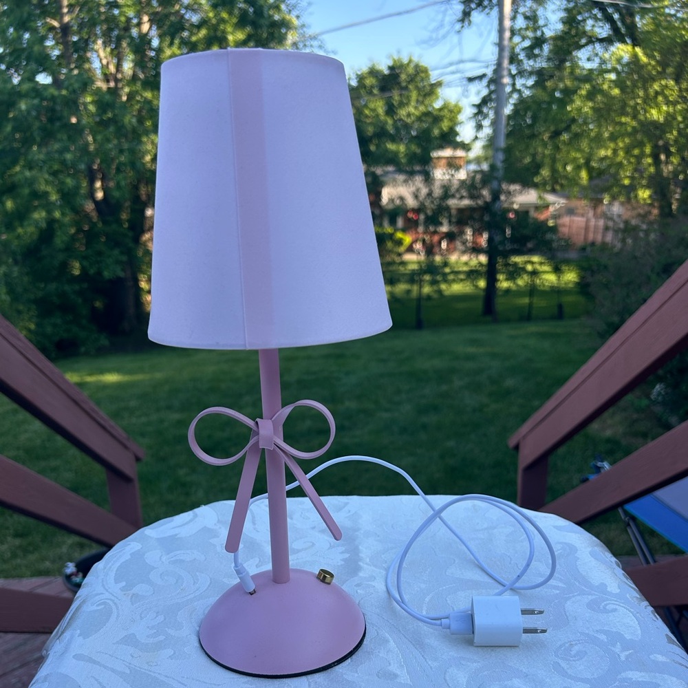 T.J.Maxx Pink Bow Table Lamp